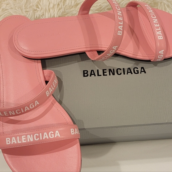 Balenciaga Flats - Picture 1 of 3
